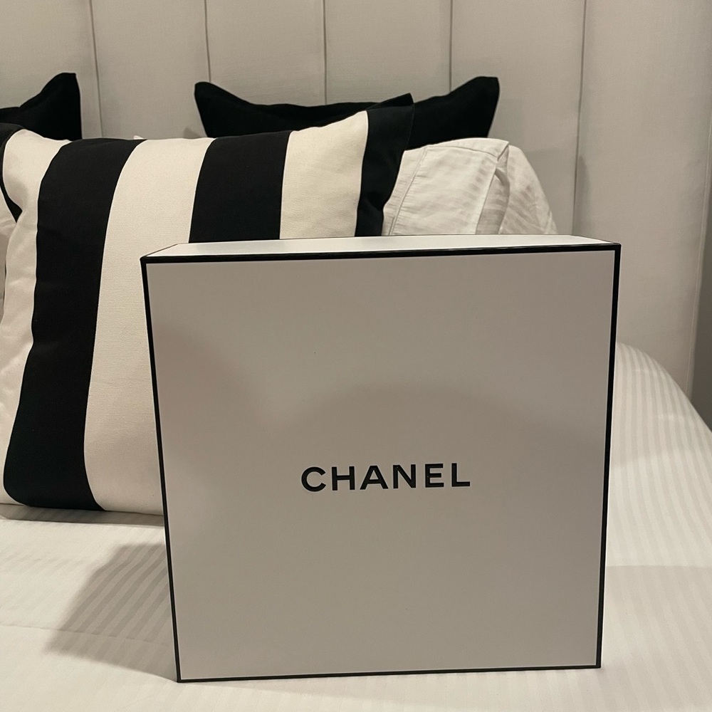 Chanel box